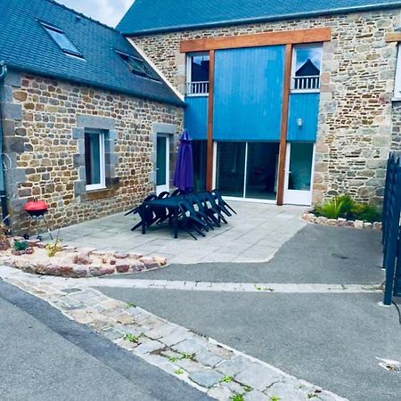 Вилла Le Gite De La Mongatelais Roz-Landrieux Экстерьер фото
