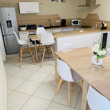 Вилла Le Gite De La Mongatelais Roz-Landrieux Экстерьер фото
