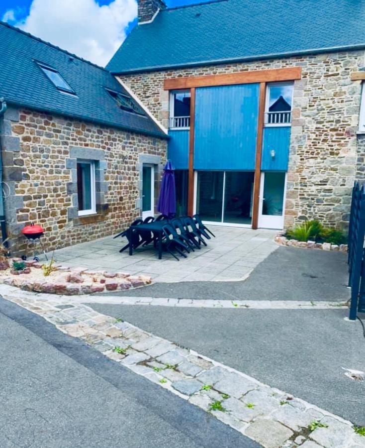 Вилла Le Gite De La Mongatelais Roz-Landrieux Экстерьер фото